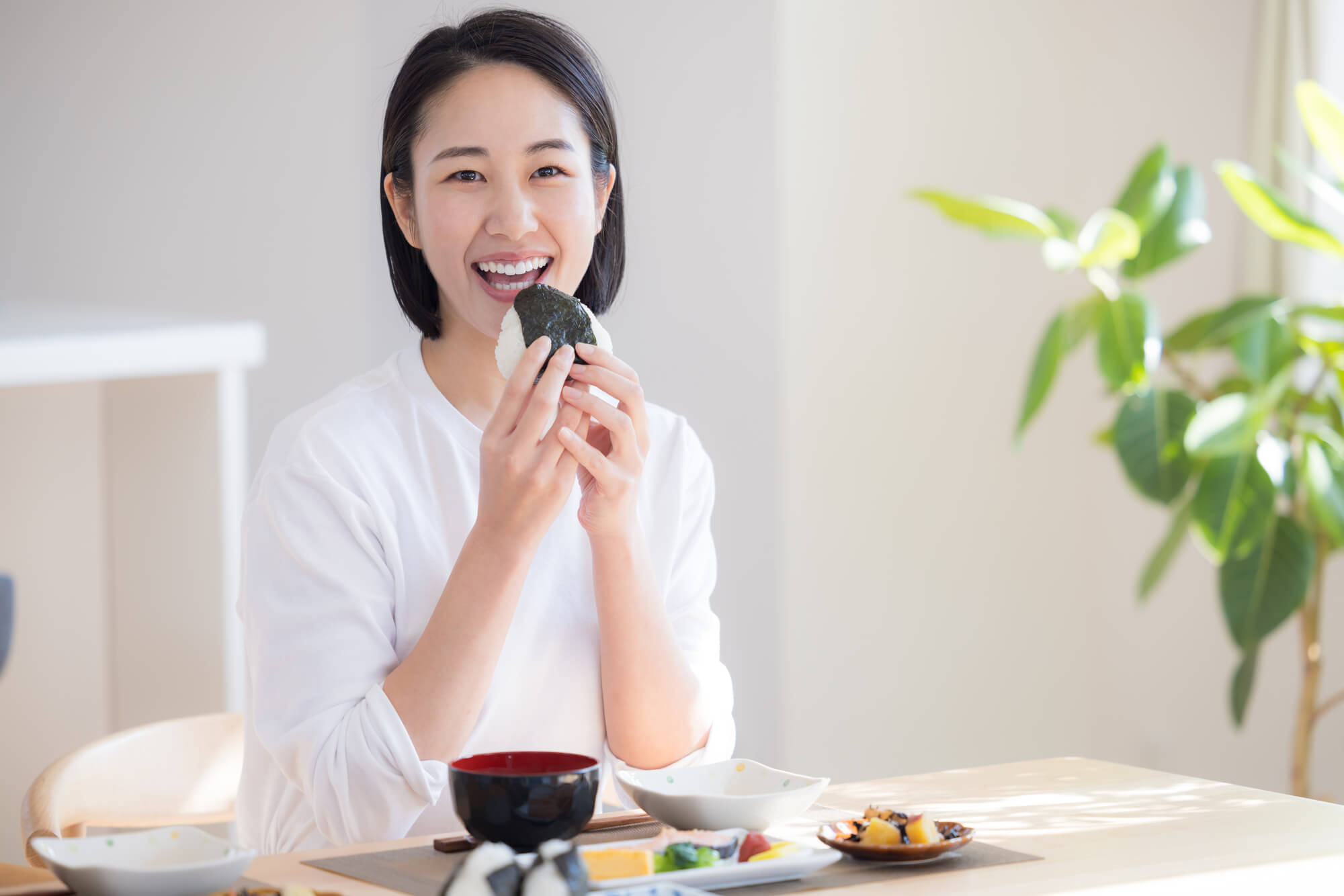 鉄分が豊富な食べ物とは？効率的に摂取する組み合わせや調理法も解説のサムネイル